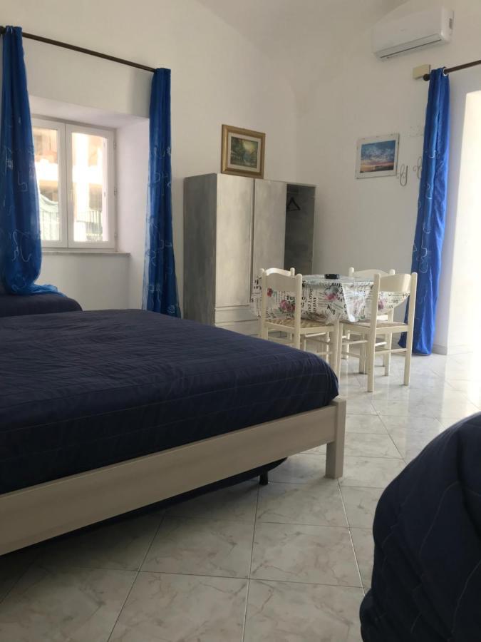 Homes - Giancos Apartment Ponza